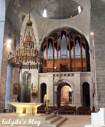 cathedrale-interieur-saint-front-perigueux-lalydo-blog-2